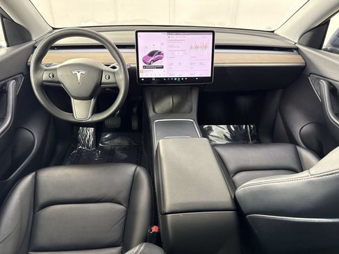 Used 2022 Tesla Model Y Long Range AWD/4WD image 23