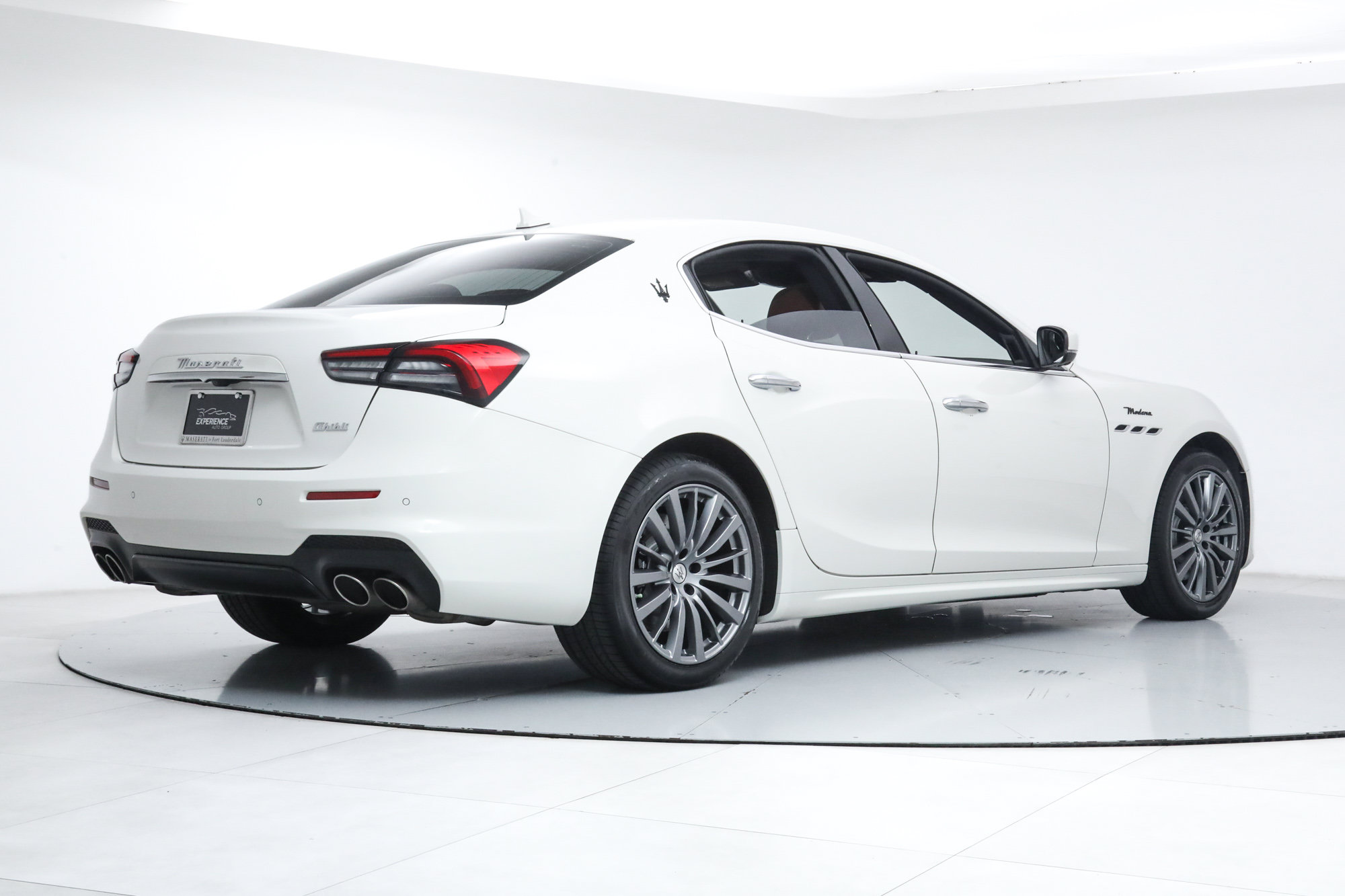 Certified 2023 Maserati Ghibli Modena RWD image 5