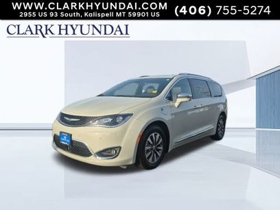 Used 2020 Chrysler Pacifica Limited w/ Advanced Safetytec Group