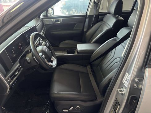 Used 2025 Hyundai Santa Fe SEL FWD image 28