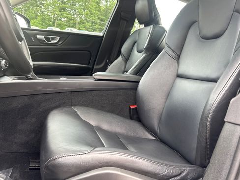 Used 2019 Volvo S60 T6 Momentum w/ Premium Package AWD/4WD image 9