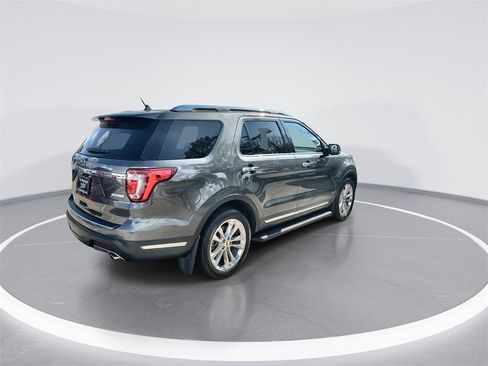 Used 2018 Ford Explorer Limited w/ Equipment Group 301A image 8