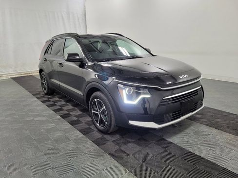 Used 2023 Kia Niro EX image 13
