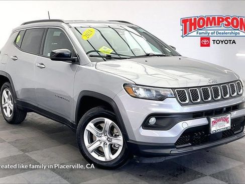 Used 2024 Jeep Compass Latitude w/ Altitude Special Edition AWD/4WD image 1