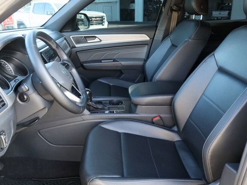 Used 2021 Volkswagen Atlas Cross Sport SE image 20