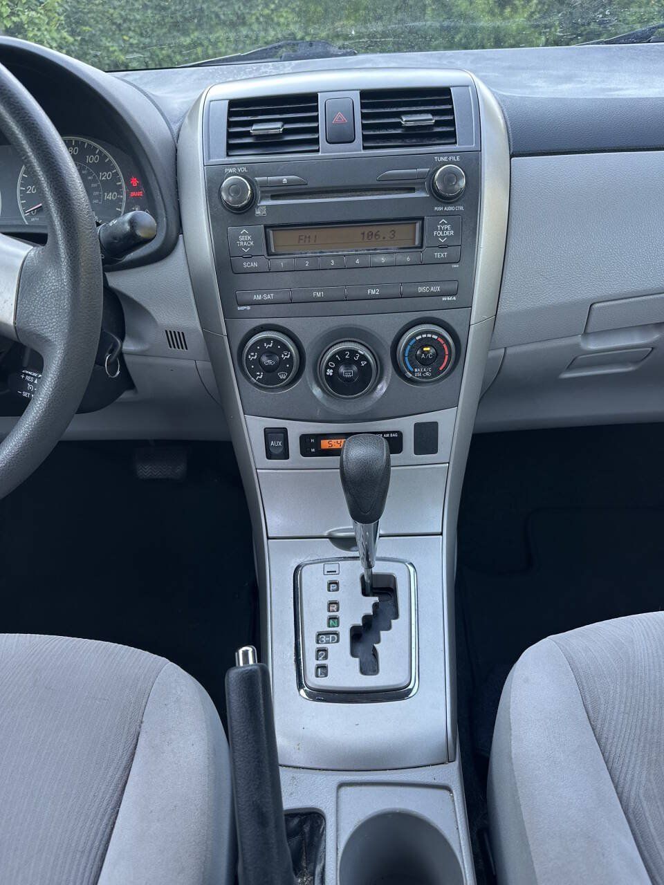 Used 2011 Toyota Corolla LE FWD image 11