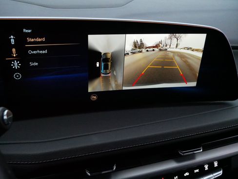 Used 2025 Cadillac XT4 Premium Luxury image 30