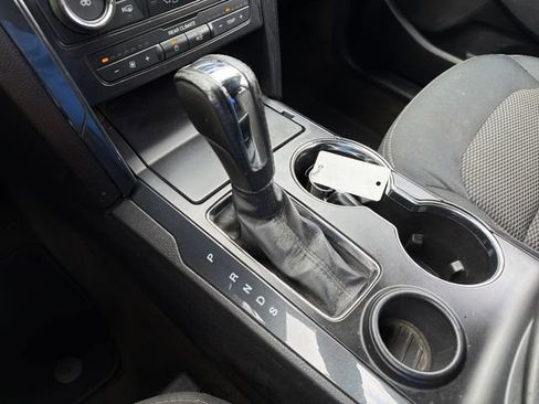 Used 2017 Ford Explorer XLT FWD image 15