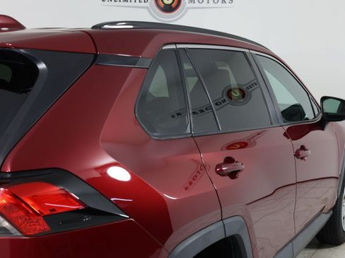 Used 2021 Toyota RAV4 LE FWD image 39