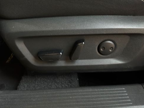 Used 2025 Nissan Rogue SV FWD image 11