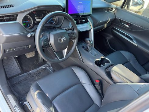 Certified 2024 Toyota Venza XLE image 19