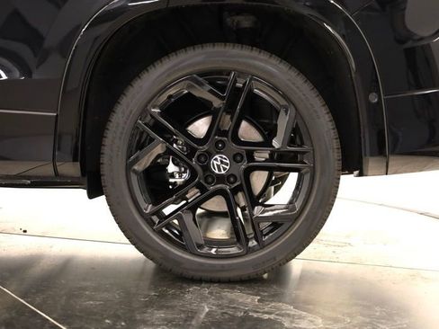 New 2026 Volkswagen Tiguan SE R-Line image 37