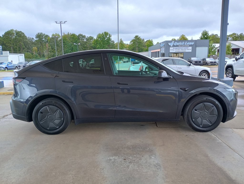 Used 2026 Tesla Model Y Long Range RWD image 7