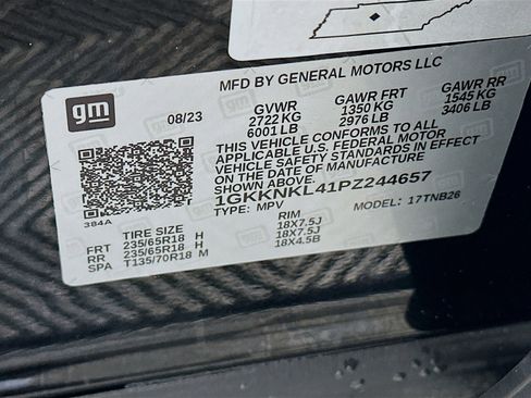 Used 2023 GMC Acadia SLE image 12