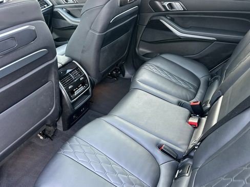 Used 2024 BMW X7 xDrive40i w/ M Sport Package AWD/4WD image 11