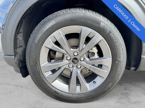 Used 2024 Ford Explorer XLT w/ Equipment Group 202A AWD/4WD image 17