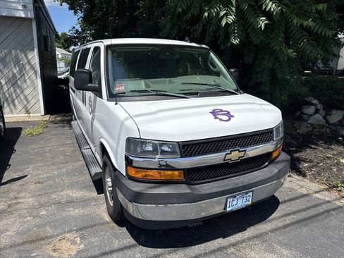 Used 2019 Chevrolet Express 3500 LT w/ LT Preferred Equipment Group RWD image 2
