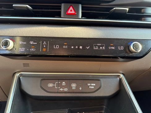 Certified 2025 Kia Carnival EX FWD image 15