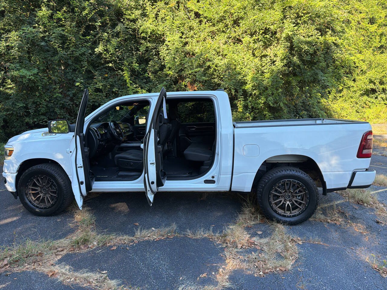 Used 2019 RAM 1500 Big Horn RWD image 25