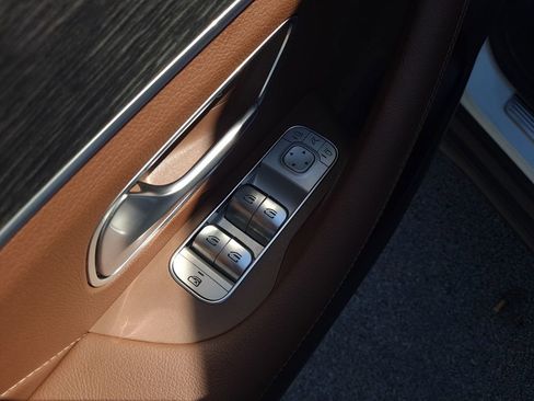 Certified 2025 Mercedes-Benz GLS 450 GLS 450 image 12