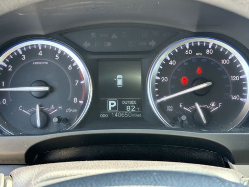 Used 2016 Toyota Highlander Plus FWD image 21