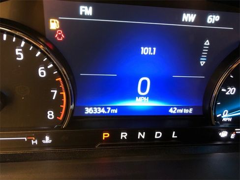 Used 2022 Ford Explorer XLT w/ Equipment Group 202A image 19