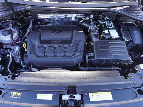 Used 2023 Volkswagen Tiguan SE R-Line image 24