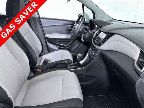 Used 2017 Chevrolet Trax LT image 29