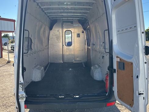 Used 2017 Mercedes-Benz Sprinter 2500 image 13