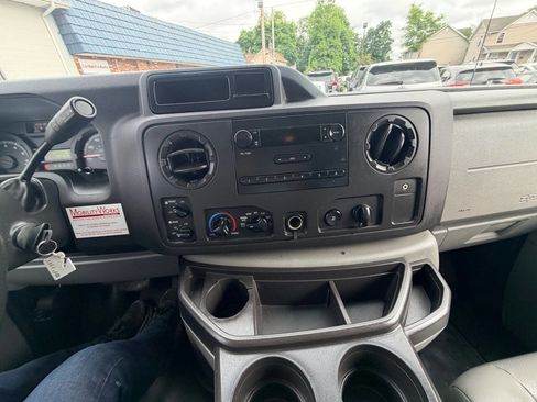Used 2014 Ford E-250 and Econoline 250 Extended w/ Power Group RWD image 7