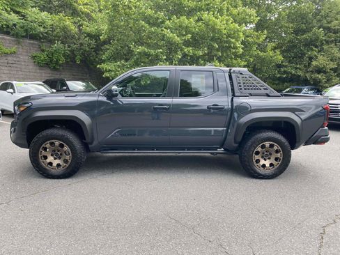 Used 2025 Toyota Tacoma 4x4 Double Cab Hybrid image 2