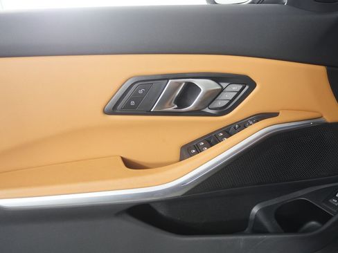 Certified 2025 BMW 330i Sedan RWD image 8
