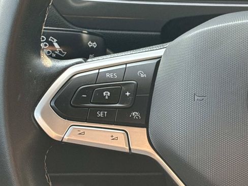 Used 2022 Volkswagen Tiguan SE AWD/4WD image 27