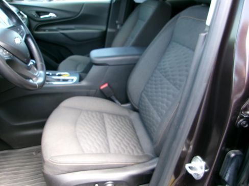 Used 2020 Chevrolet Equinox LT AWD/4WD image 9