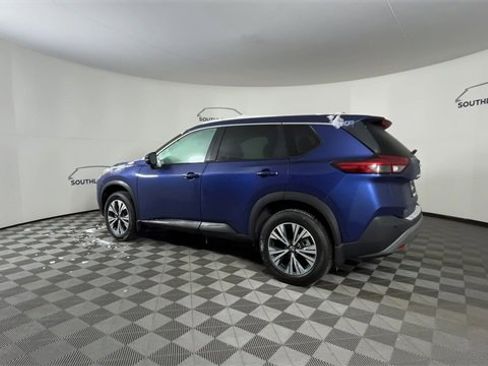 Certified 2022 Nissan Rogue SV image 6