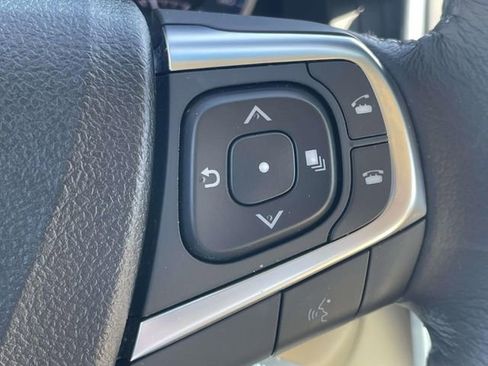 Used 2017 Toyota Camry XLE w/ Moonroof Package FWD image 24