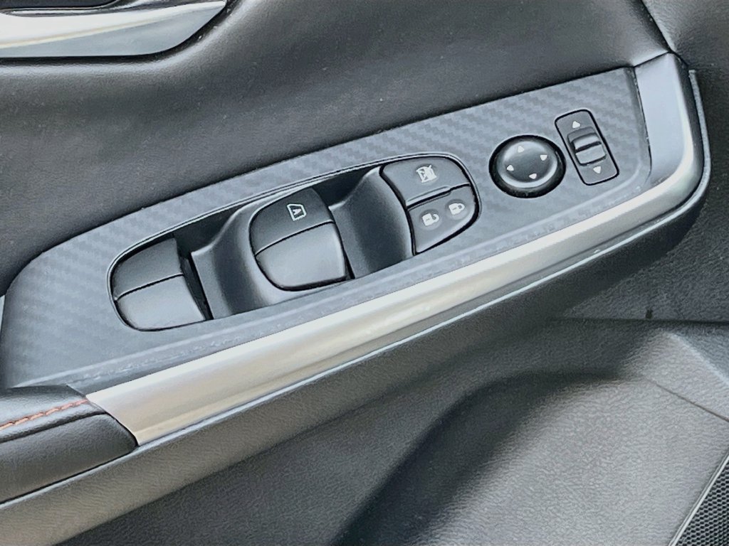 Used 2025 Nissan Sentra SR FWD image 17