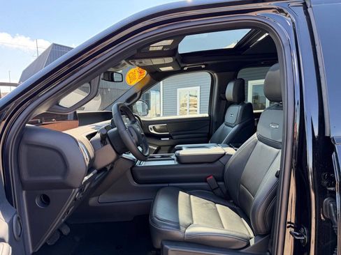 Used 2025 Ford Expedition Platinum w/ Stealth Performance Package AWD/4WD image 10
