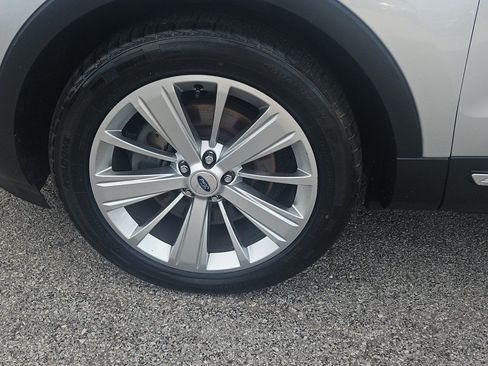 Used 2019 Ford Explorer Limited w/ Class III Trailer Tow Package FWD image 9