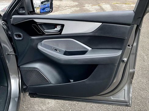 Used 2025 Acura MDX SH-AWD image 25