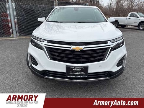 Used 2022 Chevrolet Equinox LT image 2
