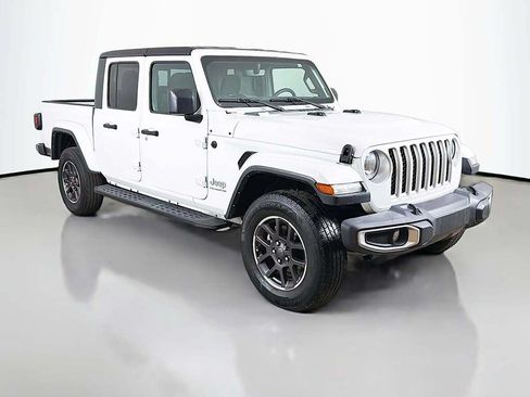 Used 2023 Jeep Gladiator Overland AWD/4WD image 2