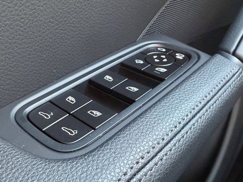 New 2026 Porsche Cayenne image 14