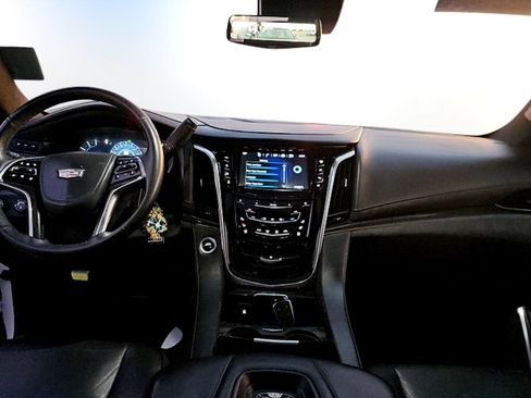 Used 2019 Cadillac Escalade ESV Platinum image 8