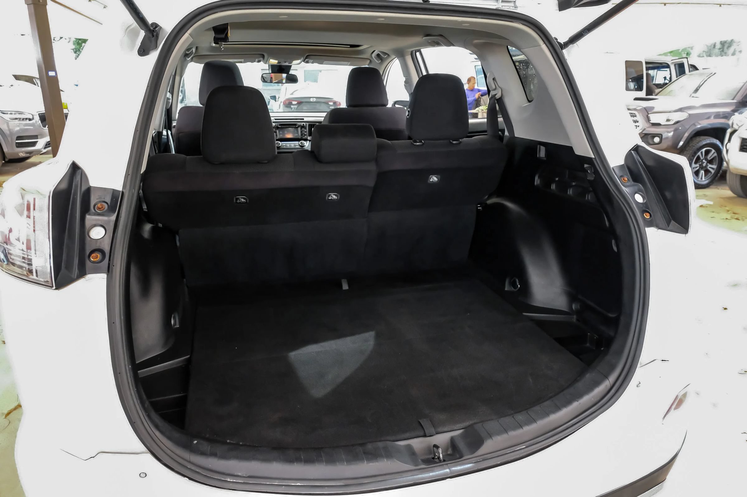 Used 2018 Toyota RAV4 XLE w/ Plus Extra Value Package FWD image 52