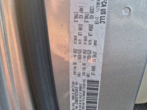Used 2018 Dodge Grand Caravan SXT FWD image 12