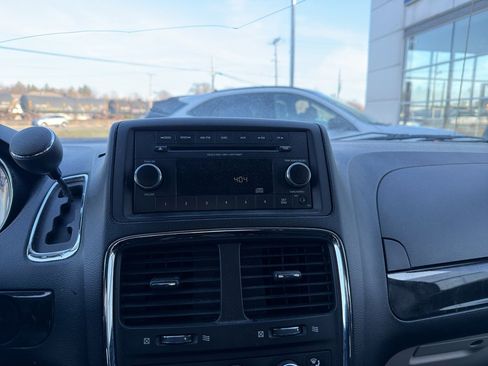 Used 2012 Dodge Grand Caravan SE image 10