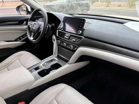 Used 2021 Honda Accord Touring image 12