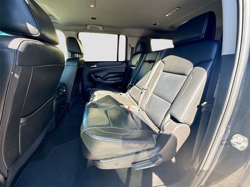 Used 2018 Chevrolet Suburban LT image 29