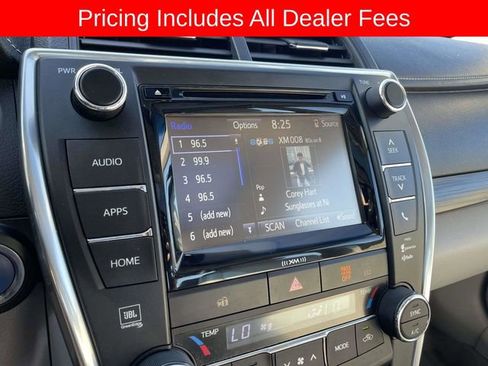 Used 2017 Toyota Camry XLE w/ Moonroof Package FWD image 32